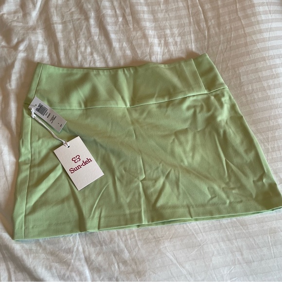 Aritzia Skirt Size 4 - Picture 3 of 5
